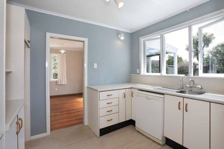 Photo of property in 8 Nairn Crescent, Awapuni, Palmerston North, 4412