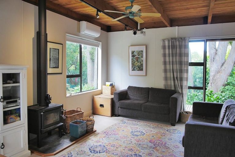 Photo of property in 6 Lincoln Street, Ashhurst, 4810