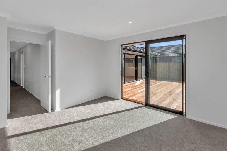 Photo of property in 11 Kapiakauri Road, One Tree Point, 0118