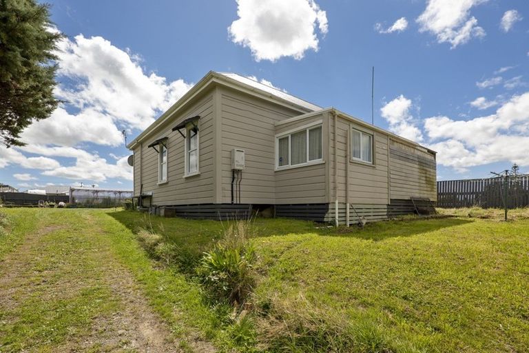 Photo of property in 39 Celia Street, Stratford, 4332