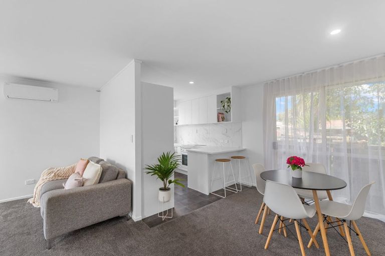 Photo of property in 3/56 Flanshaw Road, Te Atatu South, Auckland, 0610