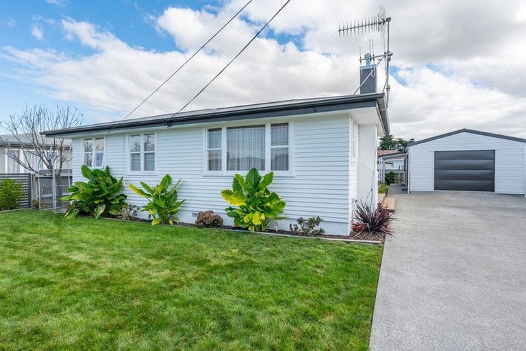 Photo of property in 6 Corbett Place, Onekawa, Napier, 4110