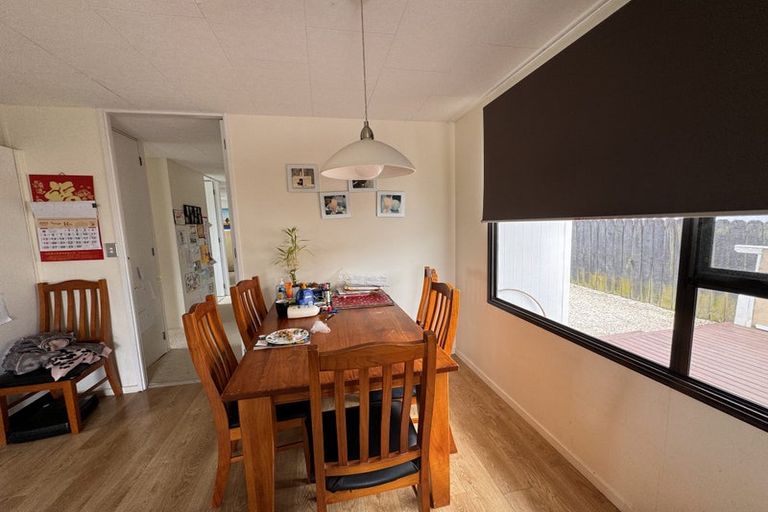 Photo of property in 1/39 Caribbean Drive, Unsworth Heights, Auckland, 0632