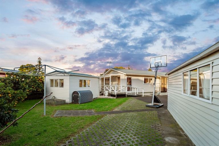 Photo of property in 14 Ascot Avenue, Henderson, Auckland, 0610