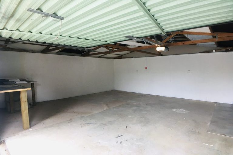Photo of property in 30 Reeves Road, Pakuranga, Auckland, 2010