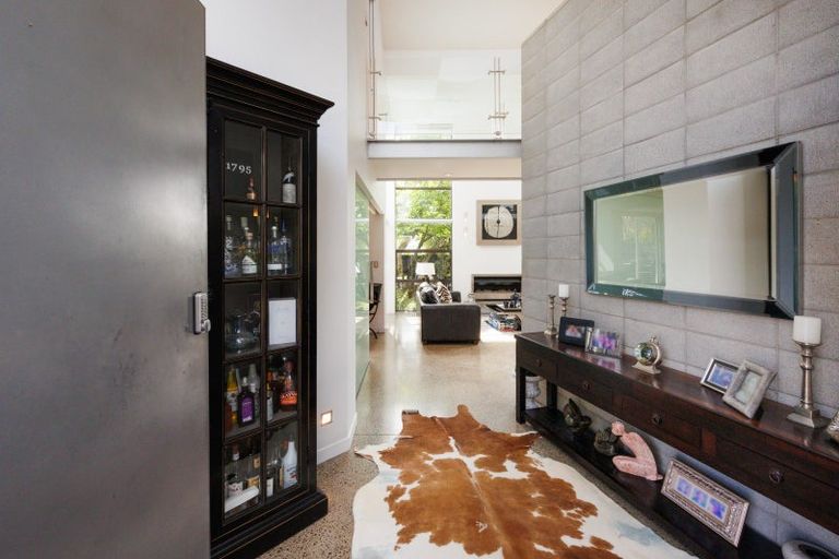 Photo of property in 297 Fitzherbert Avenue, West End, Palmerston North, 4410