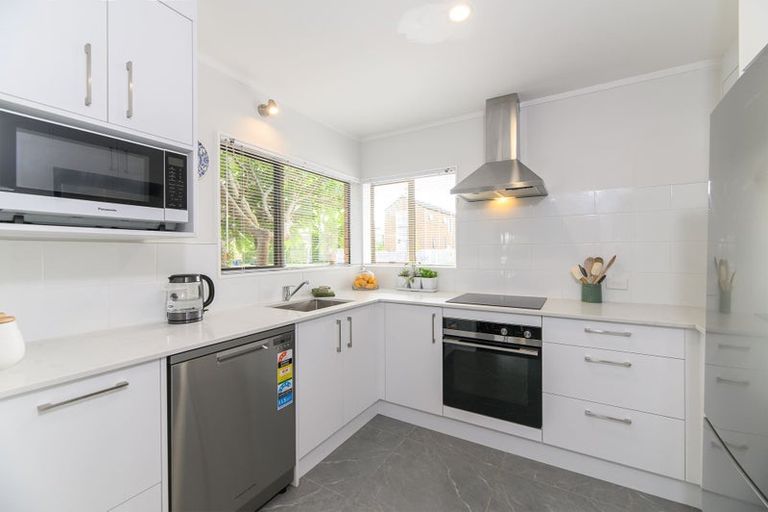 Photo of property in 63a Nile Road, Milford, Auckland, 0620