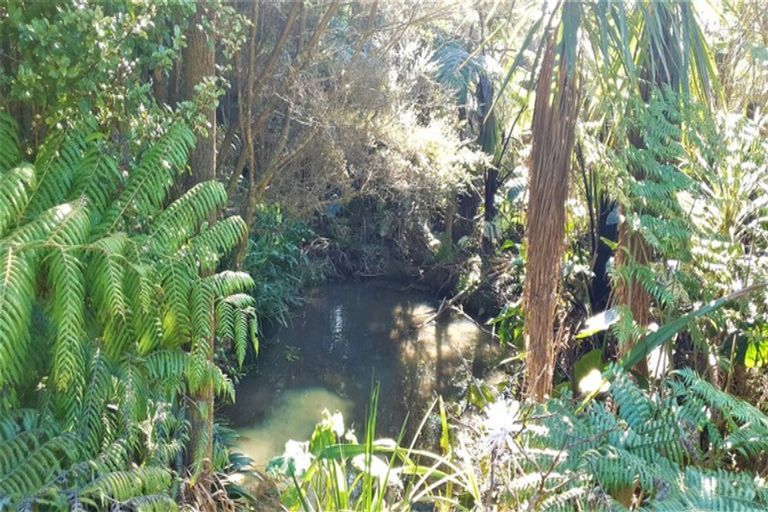 Photo of property in 14 Yelash Road, Massey, Auckland, 0614