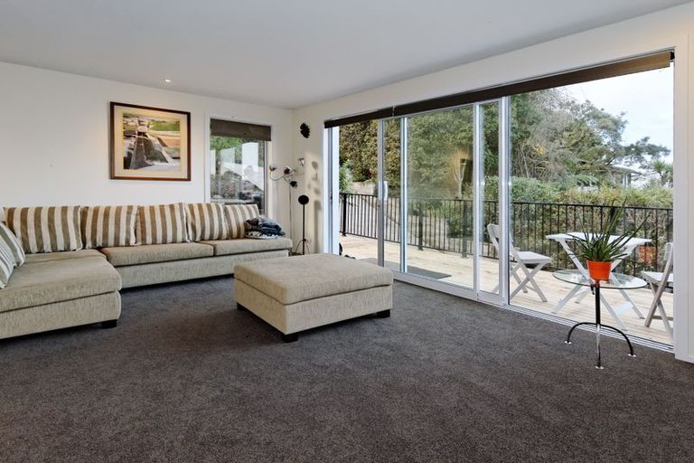 Photo of property in 9 Lancewood Avenue, Titirangi, Auckland, 0604