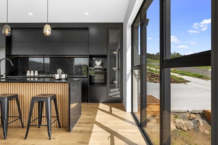 Photo of property in 27 Mahi Road, Helensville, 0800