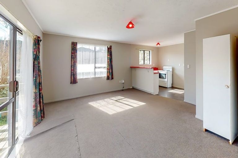 Photo of property in 1a Sunny Grove, Wainuiomata, Lower Hutt, 5014