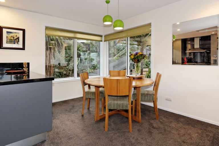 Photo of property in 9 Lancewood Avenue, Titirangi, Auckland, 0604