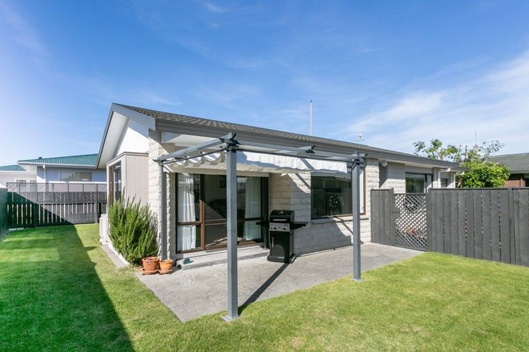 Photo of property in 2/7 Gebbie Road, Taradale, Napier, 4112