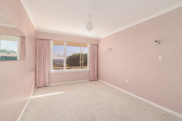 Photo of property in 7b Karitane Drive, Cashmere, Christchurch, 8022