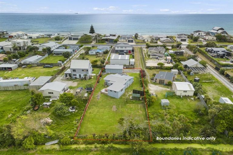 Photo of property in 450 Pukehina Parade, Pukehina, Te Puke, 3189