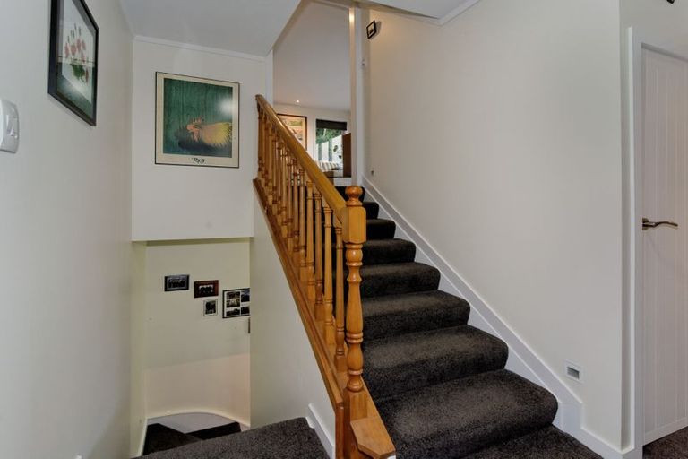 Photo of property in 9 Lancewood Avenue, Titirangi, Auckland, 0604