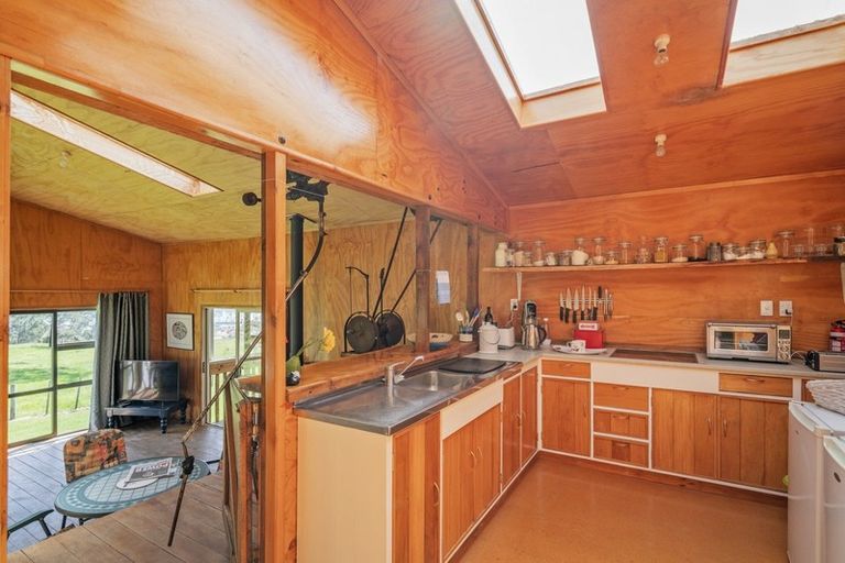 Photo of property in 60 Resolution Rise, Cooks Beach, Whitianga, 3591