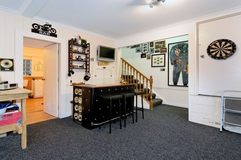 Photo of property in 9 Lancewood Avenue, Titirangi, Auckland, 0604