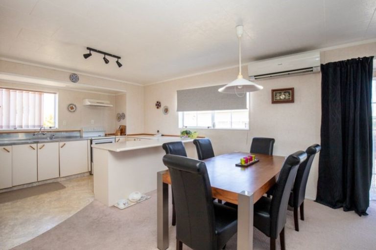 Photo of property in 39 Darlington Street, Ngatea, 3503