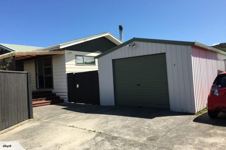 Photo of property in 7 Kilkenny Grove, Wainuiomata, Lower Hutt, 5014