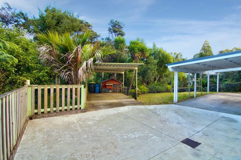 Photo of property in 9 Lancewood Avenue, Titirangi, Auckland, 0604