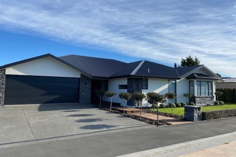 Photo of property in 8 Jozecom Place, Rolleston, 7614