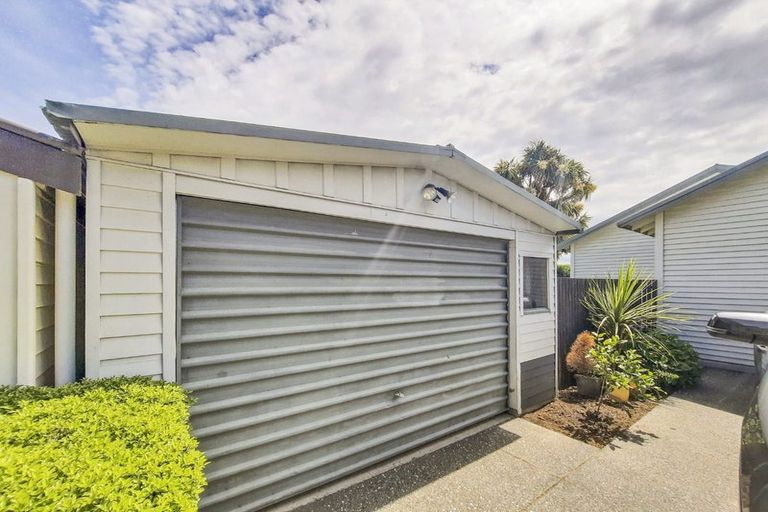 Photo of property in 24 Riverview Street, Beckenham, Christchurch, 8023