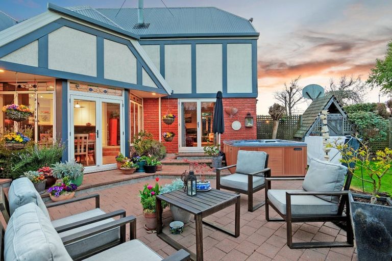 Photo of property in 1/24a Larch Place, Casebrook, Christchurch, 8051