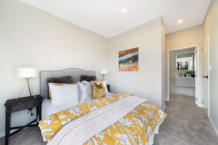 Photo of property in 40 Paretao Street, Massey, 0614