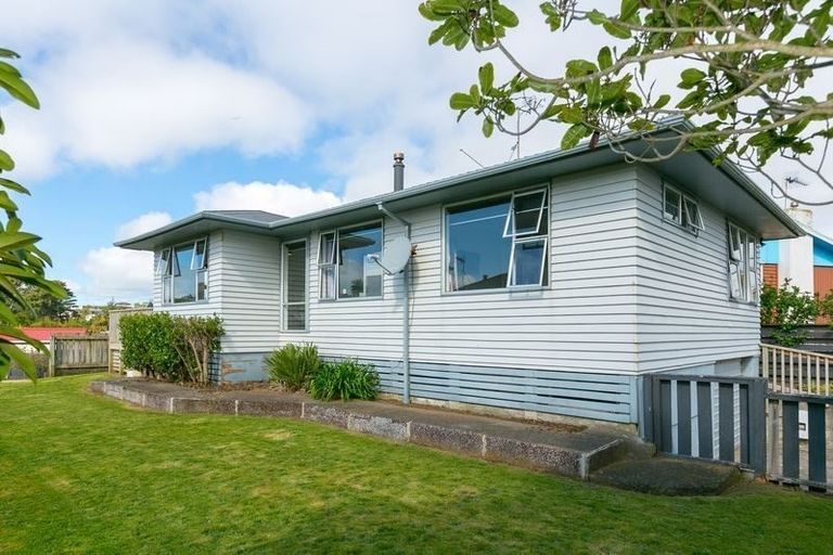 Photo of property in 52 Rosendale Avenue, Spotswood, New Plymouth, 4310