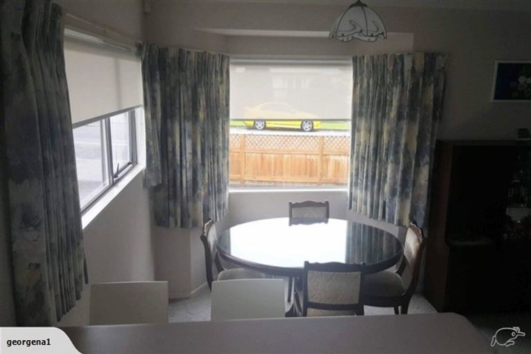Photo of property in 1 Mangorei Road, Merrilands, New Plymouth, 4312