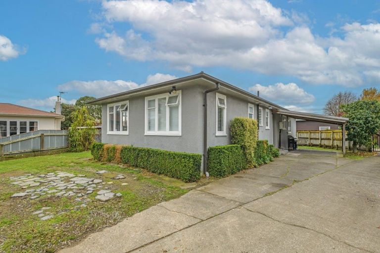 Photo of property in 12 Moray Place, Highbury, Palmerston North, 4412