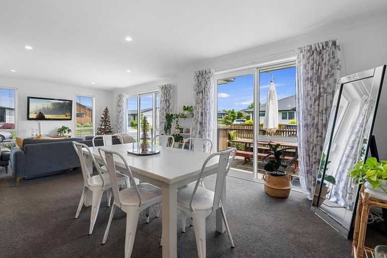 Photo of property in 27 Raynor Crescent, Pyes Pa, Tauranga, 3112