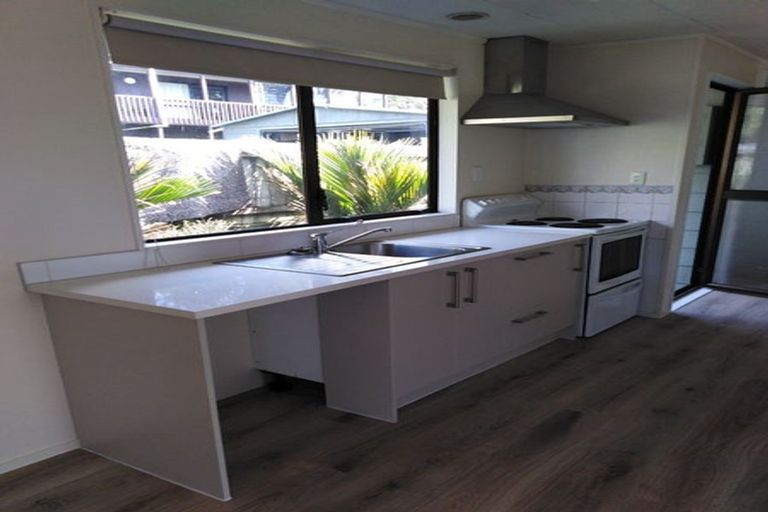 Photo of property in 11 Arde Place, Massey, Auckland, 0614