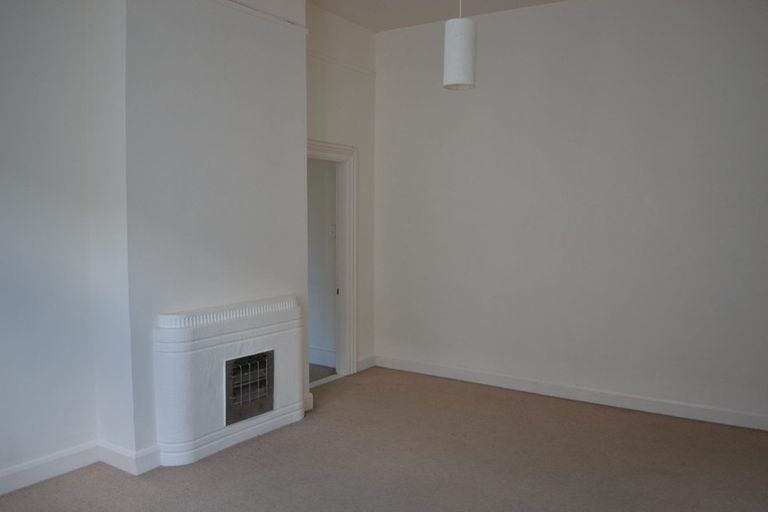 Photo of property in 2/106 Glenmore Street, Northland, Wellington, 6012