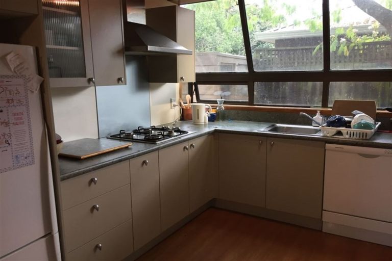 Photo of property in 5 Kingham Place, Avonhead, Christchurch, 8042