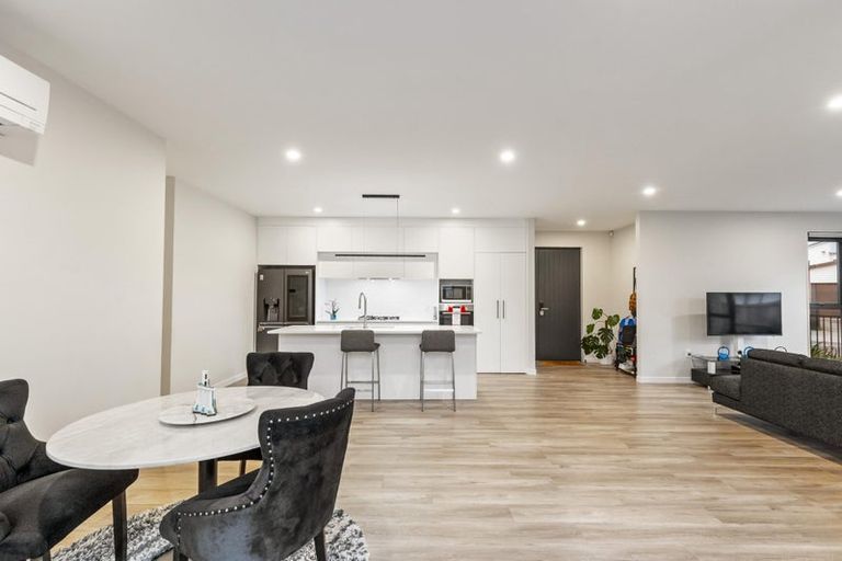 Photo of property in 5 Konoba Avenue, Kumeu, 0810