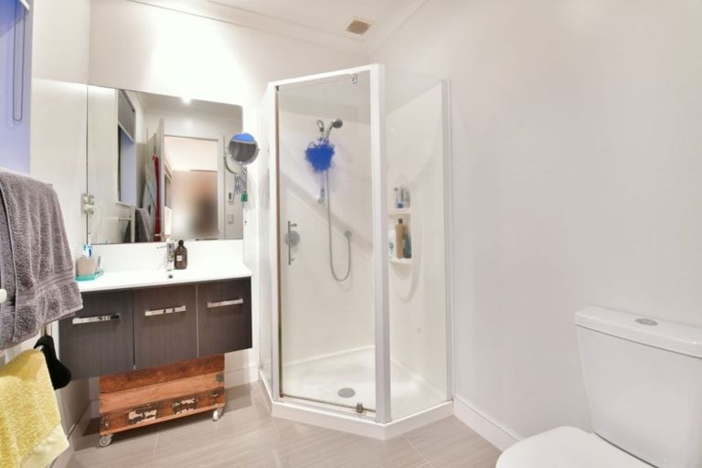 Photo of property in 56 Grovenor Drive, Orewa, 0931