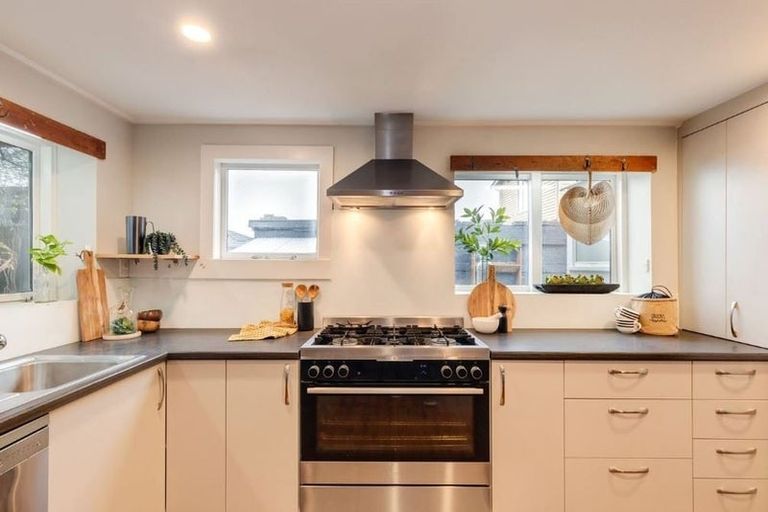 Photo of property in 11 Meredith Street, Addington, Christchurch, 8024