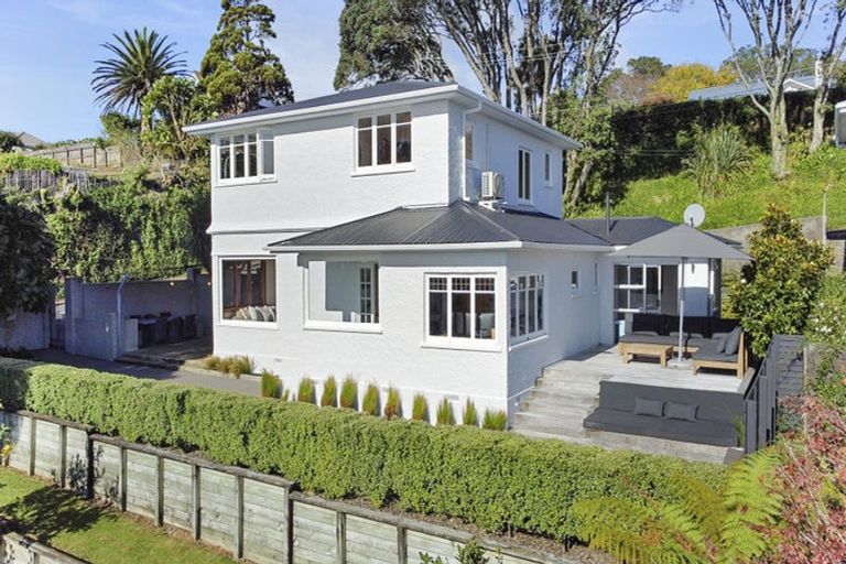 Photo of property in 76 Belt Road, New Plymouth, 4310