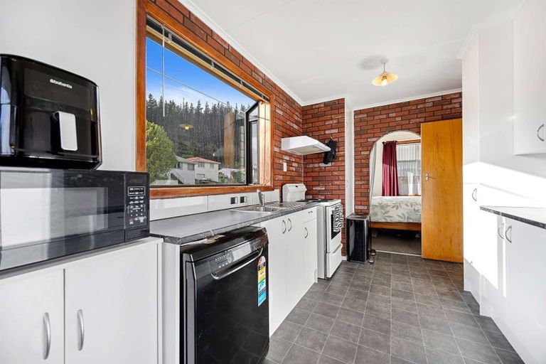 Photo of property in 8 Ngaturi Grove, Wainuiomata, Lower Hutt, 5014