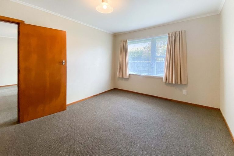 Photo of property in 2/3 Camp Street, Silverstream, Upper Hutt, 5019