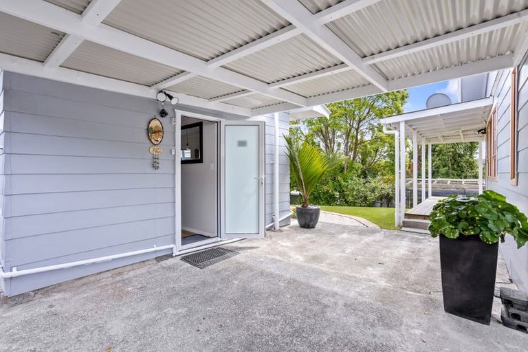 Photo of property in 3 Huruhuru Road, Massey, Auckland, 0614