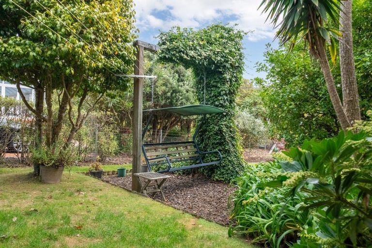 Photo of property in 64 Taylor Terrace, Tawa, Wellington, 5028