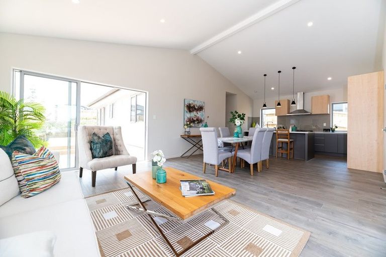 Photo of property in 5 Piccolo Court, Kumeu, 0810