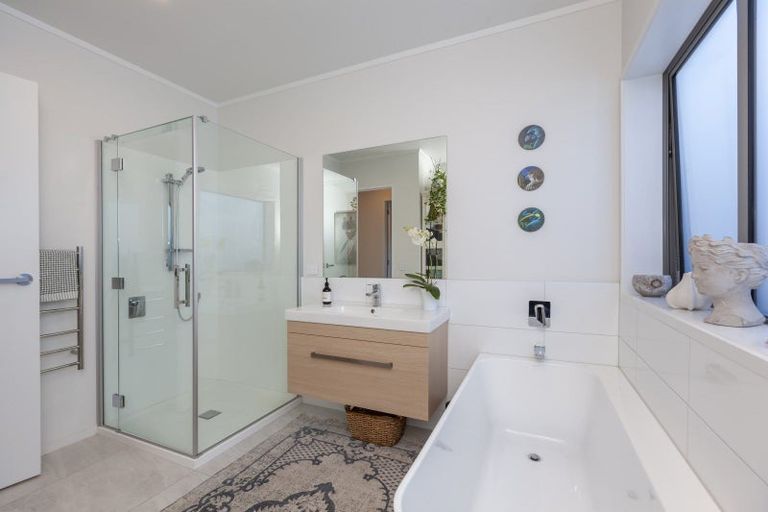 Photo of property in 3 Lamont Place, Waikanae, 5036