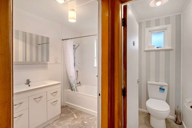 Photo of property in 5 Glenn Street, Castlecliff, Whanganui, 4501