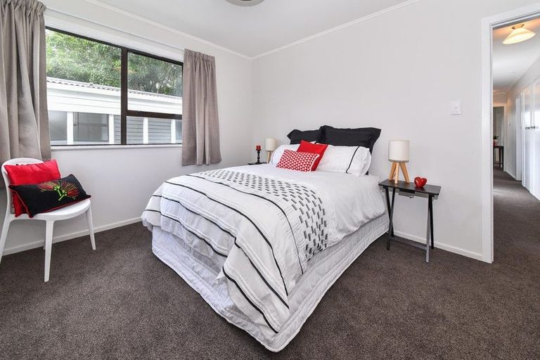 Photo of property in 24 Lyncroft Street, Mangere East, Auckland, 2024