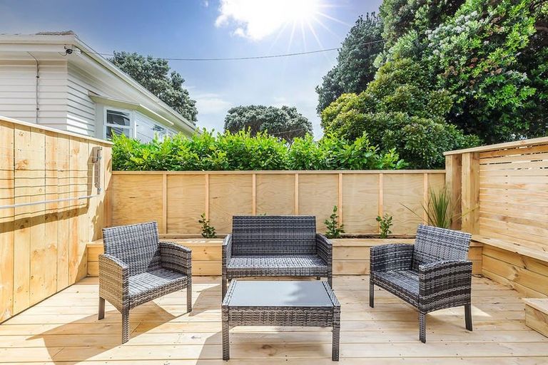 Photo of property in 69u1 Darlington Road, Miramar, Wellington, 6022