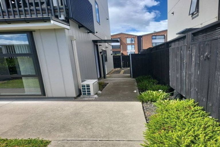 Photo of property in 14 Raranga Lane, Hobsonville, Auckland, 0616